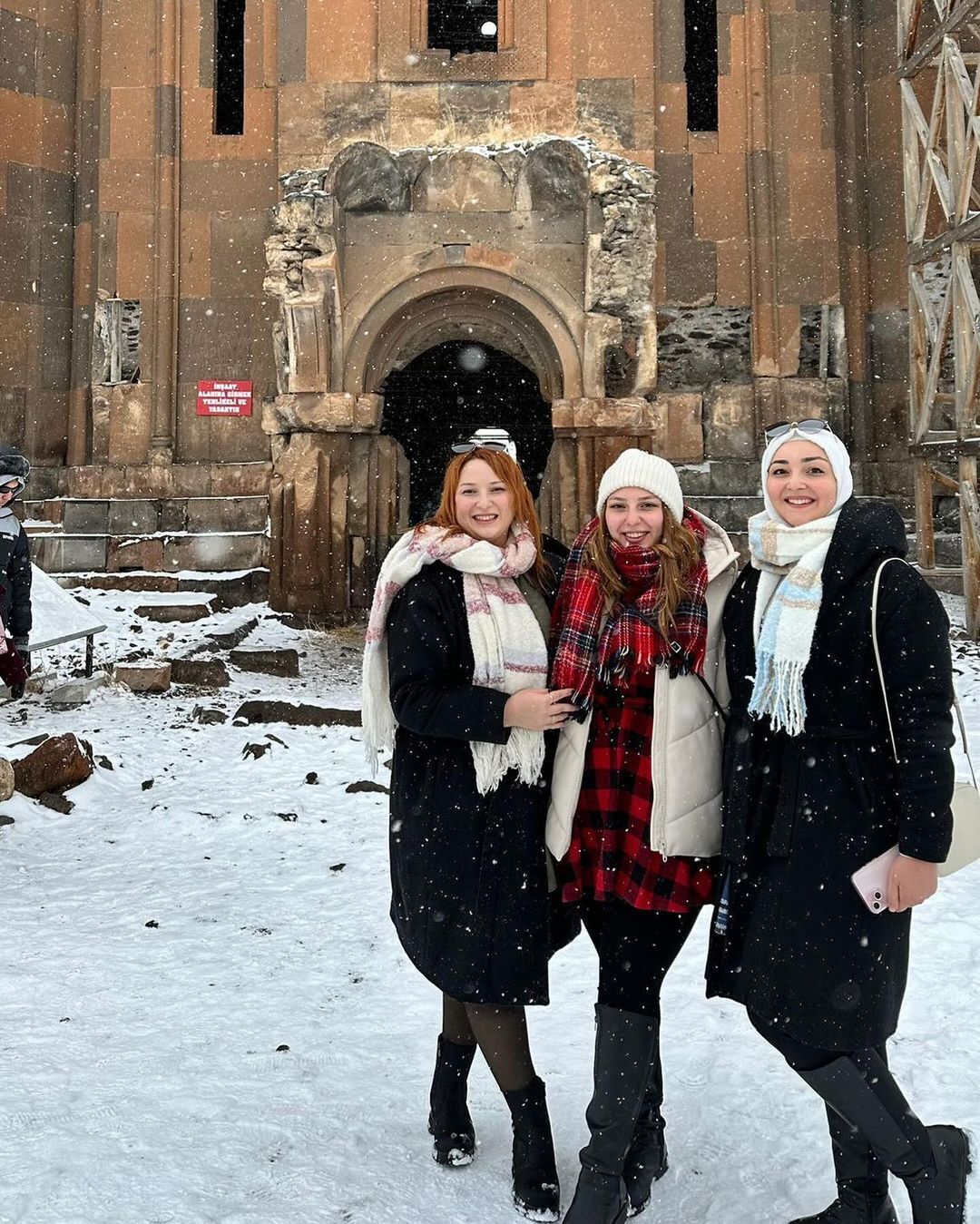 Kübra+ Öğretmen + Merhabalar+Ben+ Kübra+Öğretmen,+@Ogretmenlergezikulubu+Nün+Düzenlendiği+ Doğu+ Ekspresi+Turuna+Kardeşlerimle+Birlikte+ İstanbul’dan+Katıldık.+ Turun+Ilk+Anından+Itibaren+Sonuna+Kadar+Heyecanla+Ve+Merakla