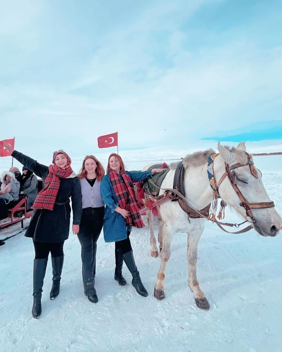 Kübra+Öğretmen +Merhabalar+Ben+Kübra+Öğretmen,+@Ogretmenlergezikulubu+Nün+Düzenlendiği+Doğu+Ekspresi+Turuna+Kardeşlerimle+Birlikte+İstanbul’dan+Katıldık.+Turun+Ilk+Anından+Itibaren+Sonuna+Kadar+Heyecanla+Ve+Mer (1)