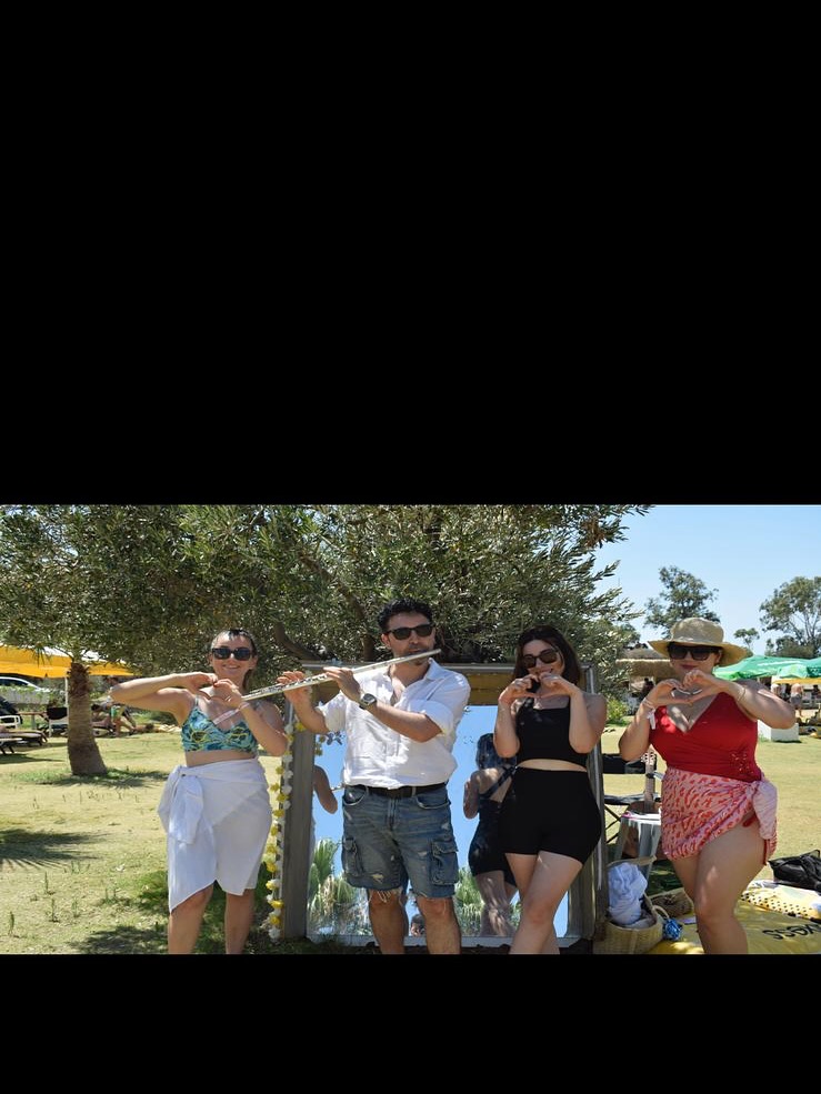 Birçok Değerli Müzisyenle Ve Bir Yazarla Tanışma Fırsatı Bulduğum Için Gerçekten Çok Mutluyum. Ç (2)