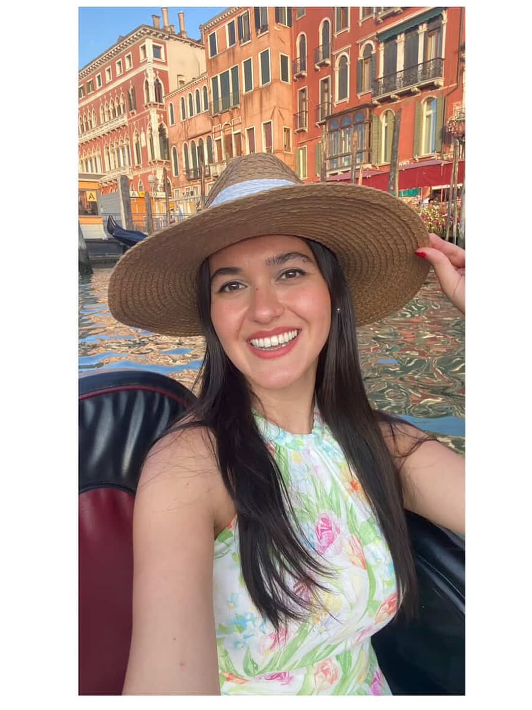 Dilara Öğretmen Diyor Ki Balkan Turundan Sonra Memnun Kaldığım Için Geçen Yaz Büyük İtalya Turu (2)