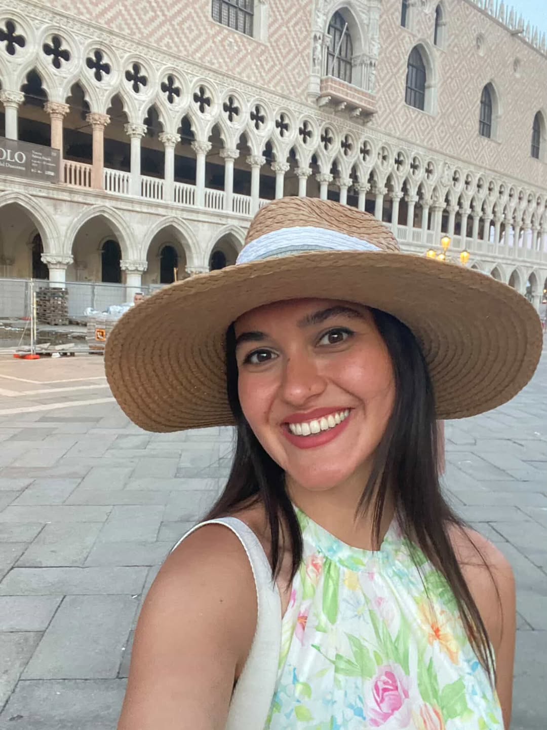 Dilara Öğretmen Diyor Ki Balkan Turundan Sonra Memnun Kaldığım Için Geçen Yaz Büyük İtalya Turu (5)