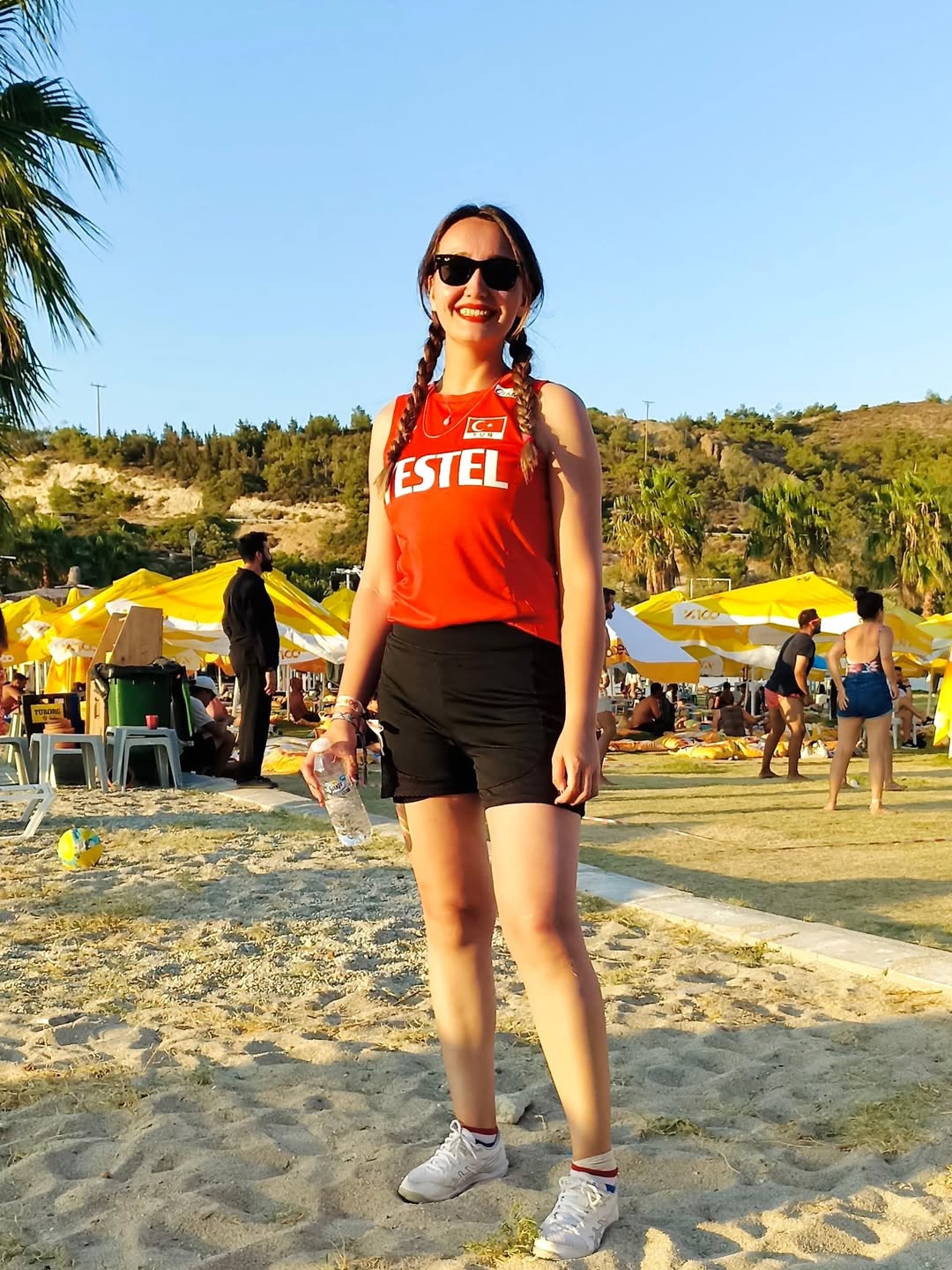 Sabah Voleybol Şampiyonu, Akşam 90’Lar Partisi Starı, Öğlen Colorfest’te Gökkuşağının Yürüyen Ha (10)