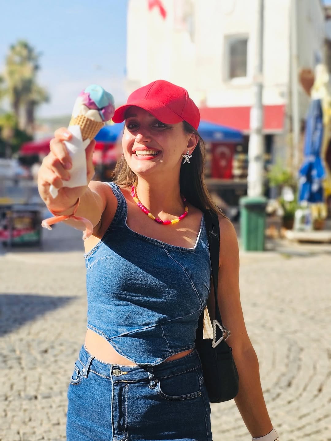 Sabah Voleybol Şampiyonu, Akşam 90’Lar Partisi Starı, Öğlen Colorfest’te Gökkuşağının Yürüyen Ha (3)