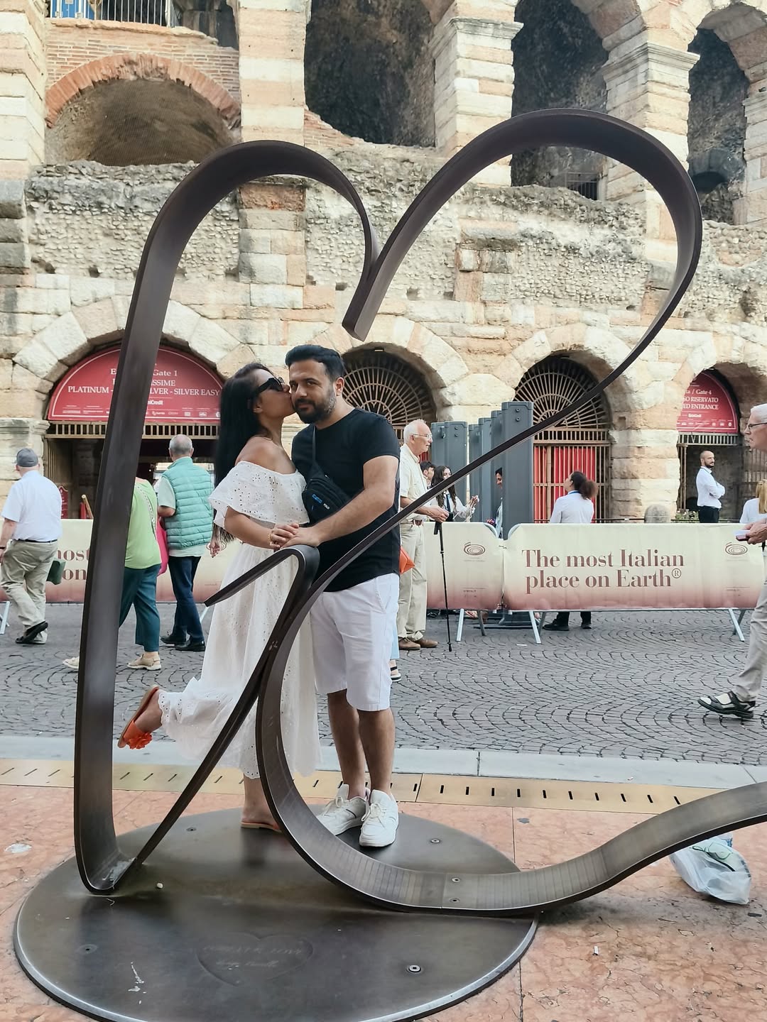 Yıllar Önce Eşime, “10. Evlilik Yılımızı Paris’te Kutlayacağız” Diye Söz Vermiştim. Zaman Aktı, (5)